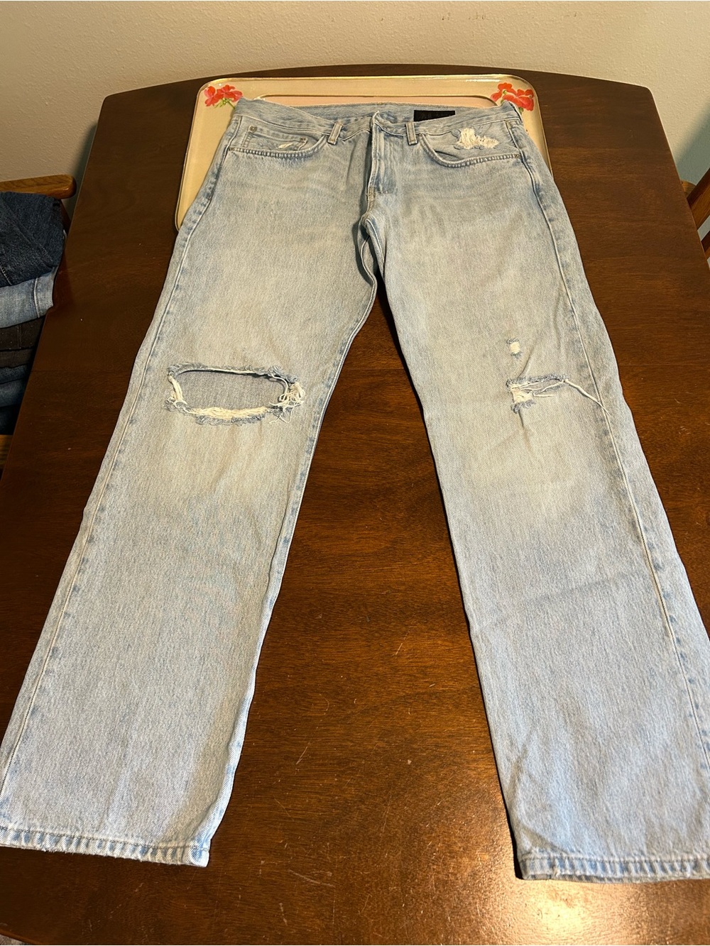 ZARA low waist light wash distressed jeans